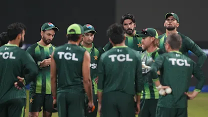 LIVE: Pakistan face Sri Lanka with semi-final at stake