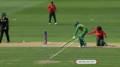 WICKET: Luus too slow to react at non-striker's end