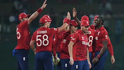 LIVE: England peg Pakistan back with early wickets