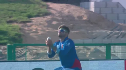 Naveen tricks van Lingen with a slower ball