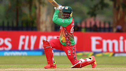 Tatenda Chimugoro batting