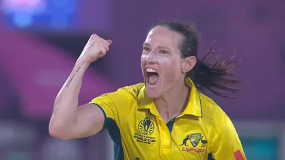 Schutt gets the better of Harmanpreet | CWC25