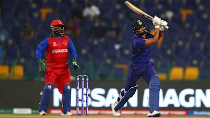 KL Rahul launches as India fly out of the blocks