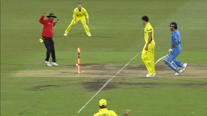 Glenn Maxwell's brilliant run out of MS Dhoni at CWC15