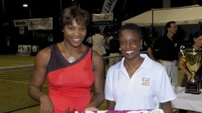 Serena shows her cricketing skills | ICC