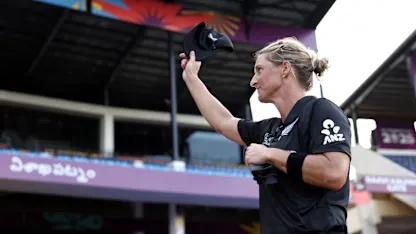 A guard of honour for Sophie Devine | CWC25