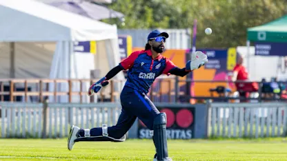 260815 Benjamin Czechia vs Greece Czechia player 13 catching the ball  