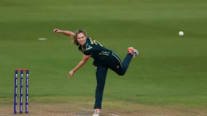 Molineux strikes off her very first ball | Women's T20WC 2026 warm-ups