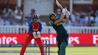 LIVE: Australia motoring towards record chase in final