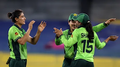 LIVE: South Africa cross 250, six down in CWC25 clash
