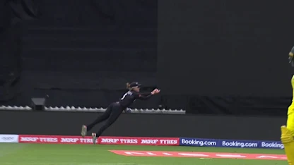 Maddy Green takes a spectacular catch to dismiss Perry