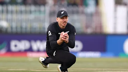 Bracewell's brilliant catch | BAN v NZ | Champions Trophy