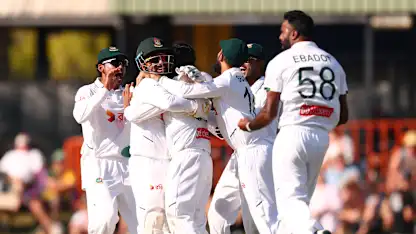 Advantage Bangladesh even as Australia resist in Darwin