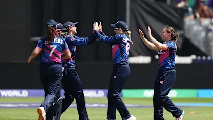 Kathryn Bryce sends Isabella Gaze back into the hut | Women's T20WC 2026