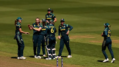 Kim Garth's jaffa dispatches Wyatt-Hodge | Women's T20WC 2026 warm-ups
