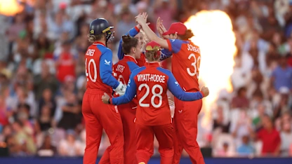 Dominant win sends England to T20 World Cup final