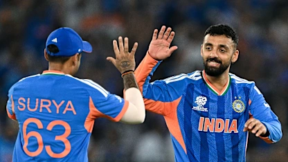 LIVE: New Zealand challenge hanging by the thread against India