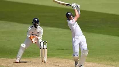 Landmark Brook-Smith stand cuts India gains