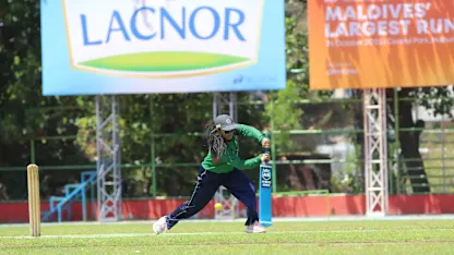 In the Maldives, a game of Kunahandhoo Beach Cricket | Women's Cricket Week