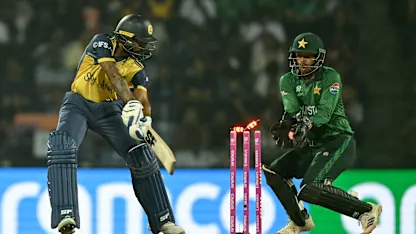 LIVE: Record partnership in vain as Pakistan out of semi-final contention