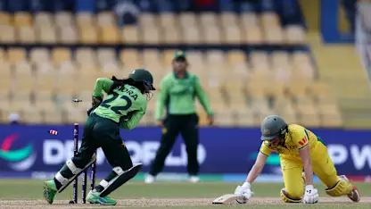 Lightning fast stumping by Nawaz to dismiss Perry | CWC25