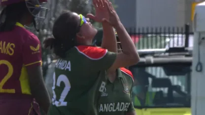 WICKET: Matthews falls to Nahida Akter's first ball