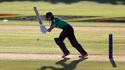 LIVE: Ireland keep pace with New Zealand, eye historic win