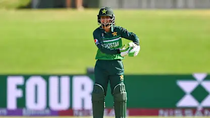 Logo of Pakistan stalwart announces shock international retirement