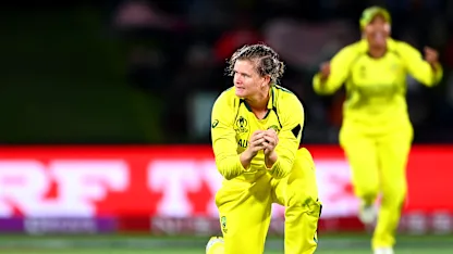 Jess Jonassen caught and bowled