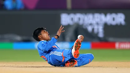 Kranti Gaud's one-handed screamer off her own bowling | CWC25