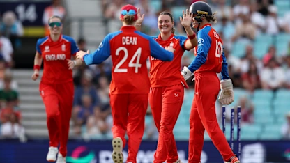 Dani Gibson hits timber | Women's T20WC 2026