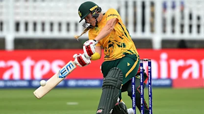 Dercksen goes up and beyond | Women's T20WC 2026