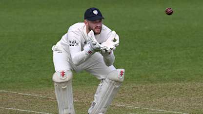 England bolster Test squad with keeper enroute to New Zealand