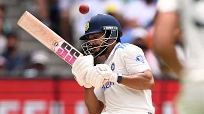 LIVE: India closing in on follow-on mark in crucial Boxing Day Test