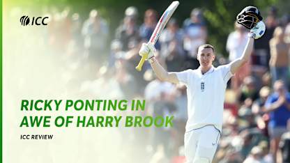 Ponting on Brook thumb