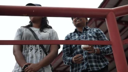 NZ v PAK: A lucky fan gets a souvenir from Sana Mir