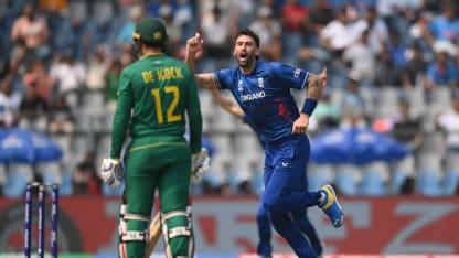 Topley strikes early to snare de Kock | CWC23