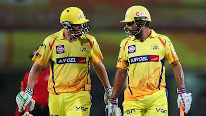 Hussey Dhoni