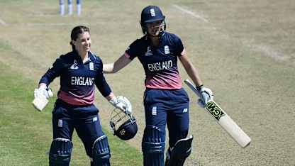 Tammy Beaumont, Sarah Taylor