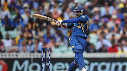 Lahiru Thirimanne bats