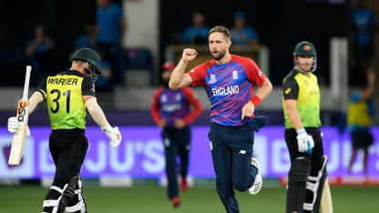 Woakes outfoxes Warner