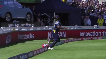 DROPPED: Faf du Plessis survives as Malinga misjudges the catch