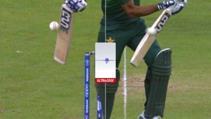 CWC19: AUS v PAK – Finch takes a crucial review as Wahab is sent back for 45