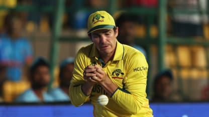 Abbott spills chance at the boundary rope and Shafique gets a six | CWC
