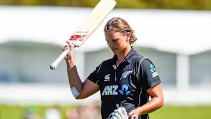 Suzie Bates scored a 97-ball 89 to help New Zealand post 310/5