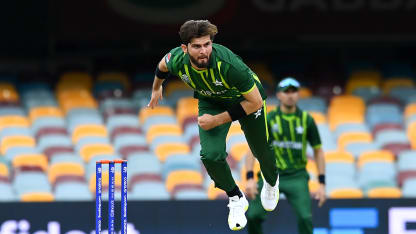 Shaheen Afridi is back with a bang. Two BANGS! | T20WC 2022 warm-up