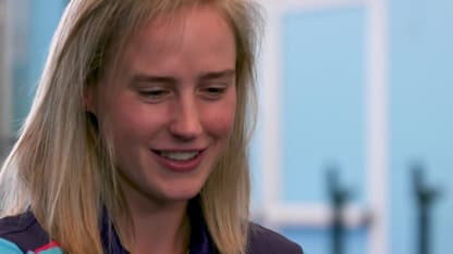 Ellyse Perry receives advice from some sporting legends