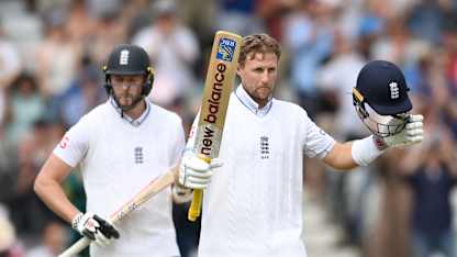 Root equals contemporary star duo on century count with Nottingham ton
