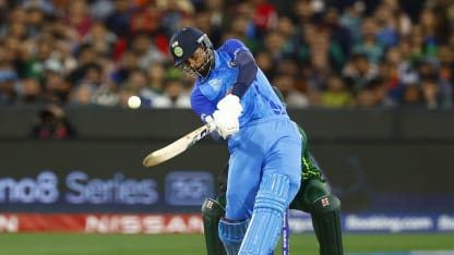 SIX: Hardik Pandya turns heat back on Pakistan | T20WC 2022
