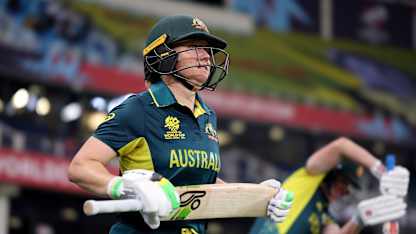 Australia beat Pakistan with ease but suffer two injury setbacks